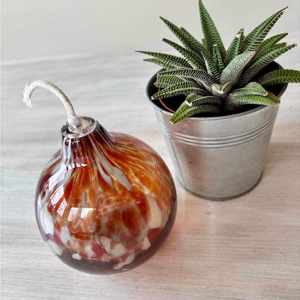 Vintage Amber & White Swirl Glass Oil Lamp.